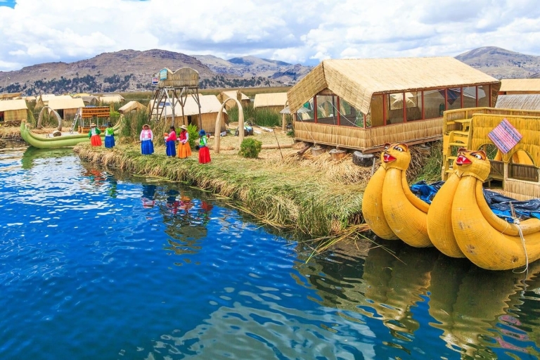 Lago Titicaca Uros Island Tour, Taquile en Amantani 2 dagenLago Titicaca Uros Island Tour, Taquile en Amantani 2d/1n