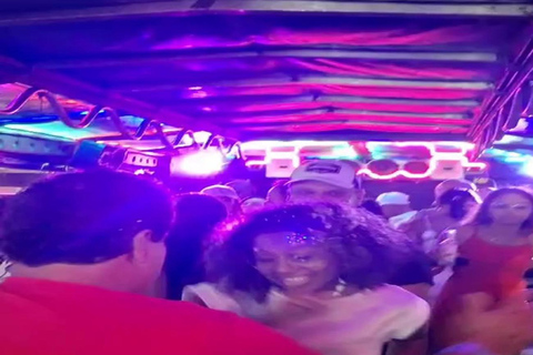 Santa Marta: Rumba en Chiva con animador a bordo y Espuma!