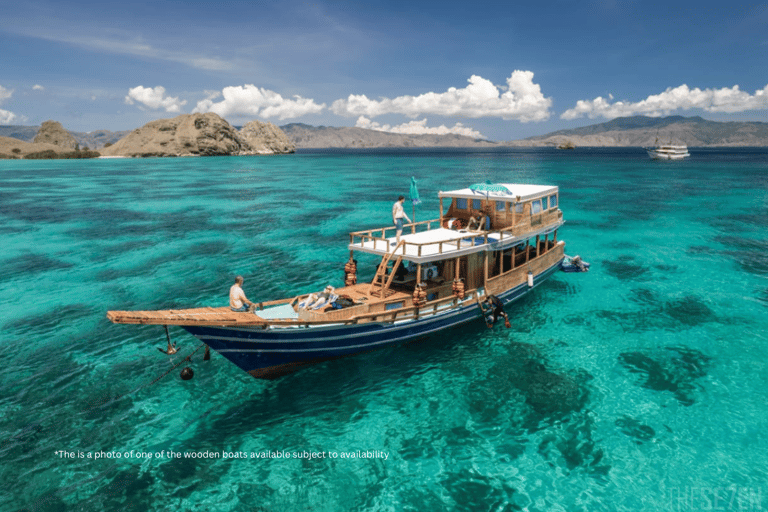 Komodo Island: Private 4–Day Trip with Phinisi Boat & Hotel