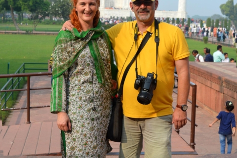 Überspringe die Warteschlange: Taj Mahal Sonnenaufgangstour von - DelhiTour mit Auto + Guide
