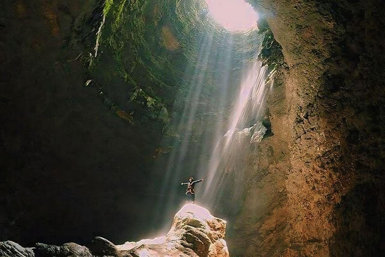 Yogyakarta: Jomblang Grot Avontuur met Rappelling