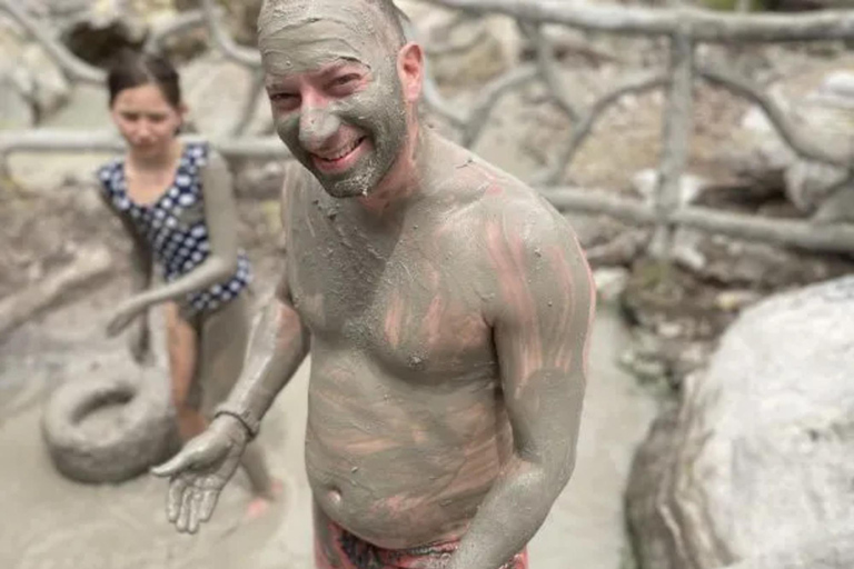 Vulcano Miravailles: A caccia di cascate e attività vulcanica