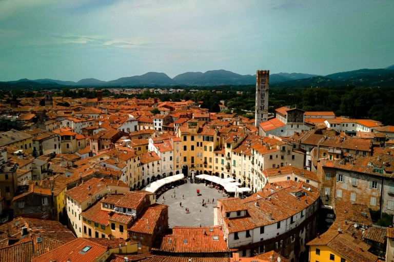 Toscane Zonsopgang, San Gimignano, Lucca en Pisa TourToscane Zonsopgang, San Gimignano, Lucca en Pisa Tour vanuit Fl