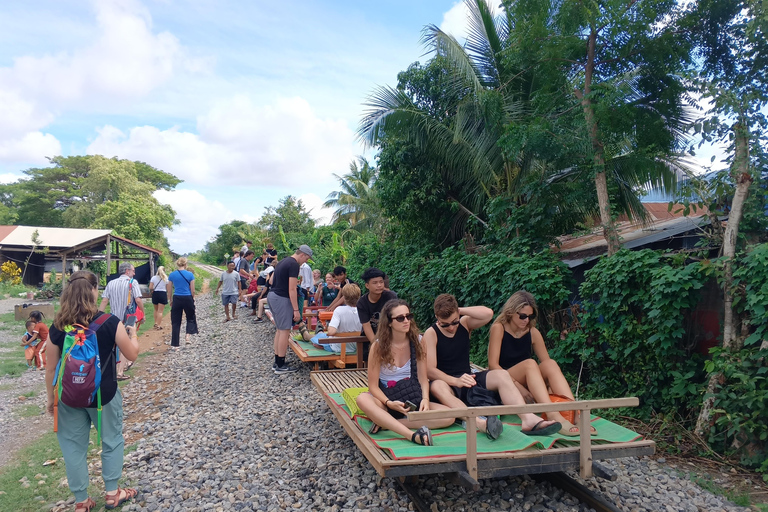 Journée complète : train de bambou original, Wat Banan, Phnom Sampov