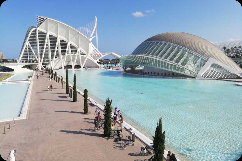 Valencia: Self-Guided City Bike Tour