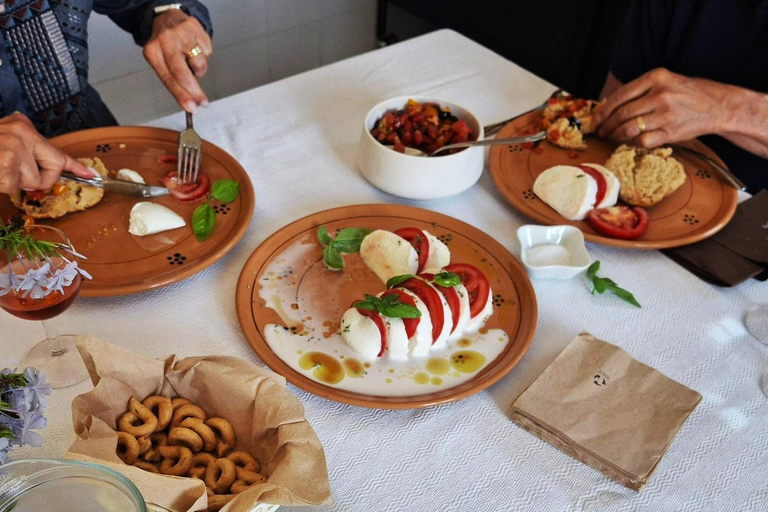 Martano: Cheese-Making Workshop with Tasting and Lunch Workshop & Farmer's Lunch