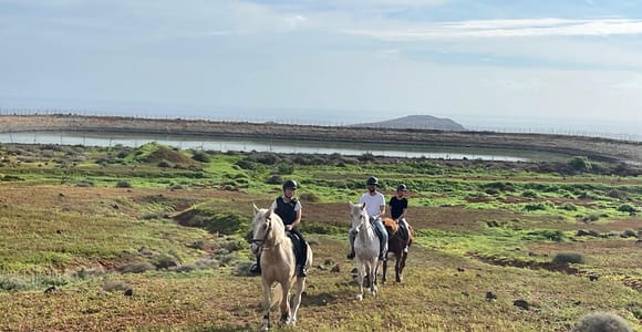 1 hour relaxing horse riding tour in Gran Canaria