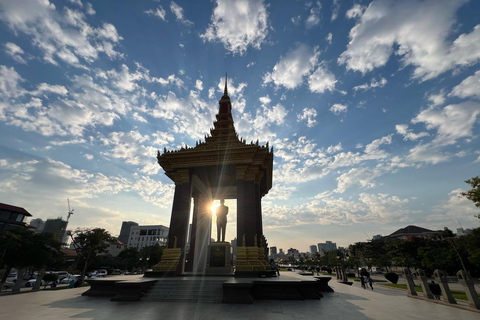Phnom Penh: Hidden Gems Walking Tour with Local Guide