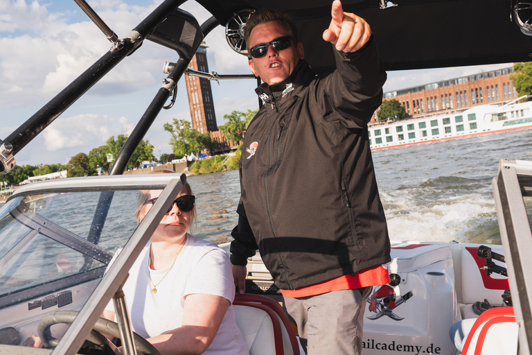 Cologne : Cours d&#039;initiation au bateau à moteur