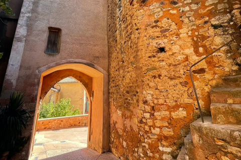 Private tour of the Luberon: Gordes, Roussillon, Lourmarin, and hilltop villages