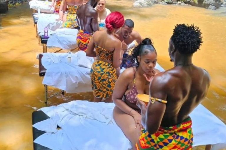 Ghana: Waterfall Massage with Lunch Experience