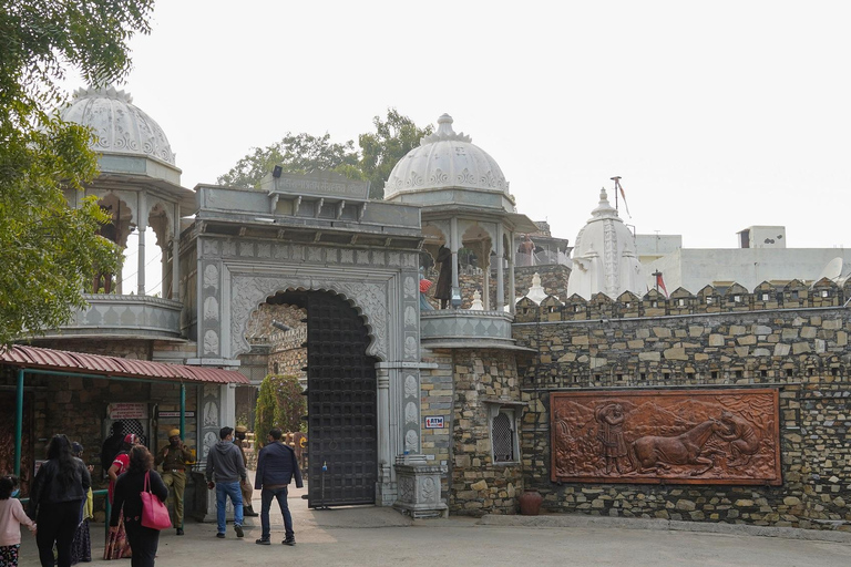 Day Tour to Nathdwara, Eklingji & Haldighati from Udaipur Private Tour with A/C transport and Dedicated Driver.