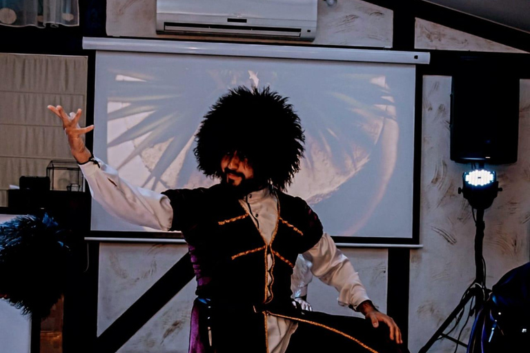 Baku: Traditional Azerbaijani Costume Rental Experience