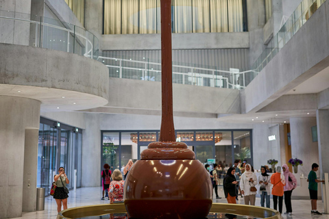 Almoço Raclette/Fondue, passeio de barco e Museu do Chocolate Lindt