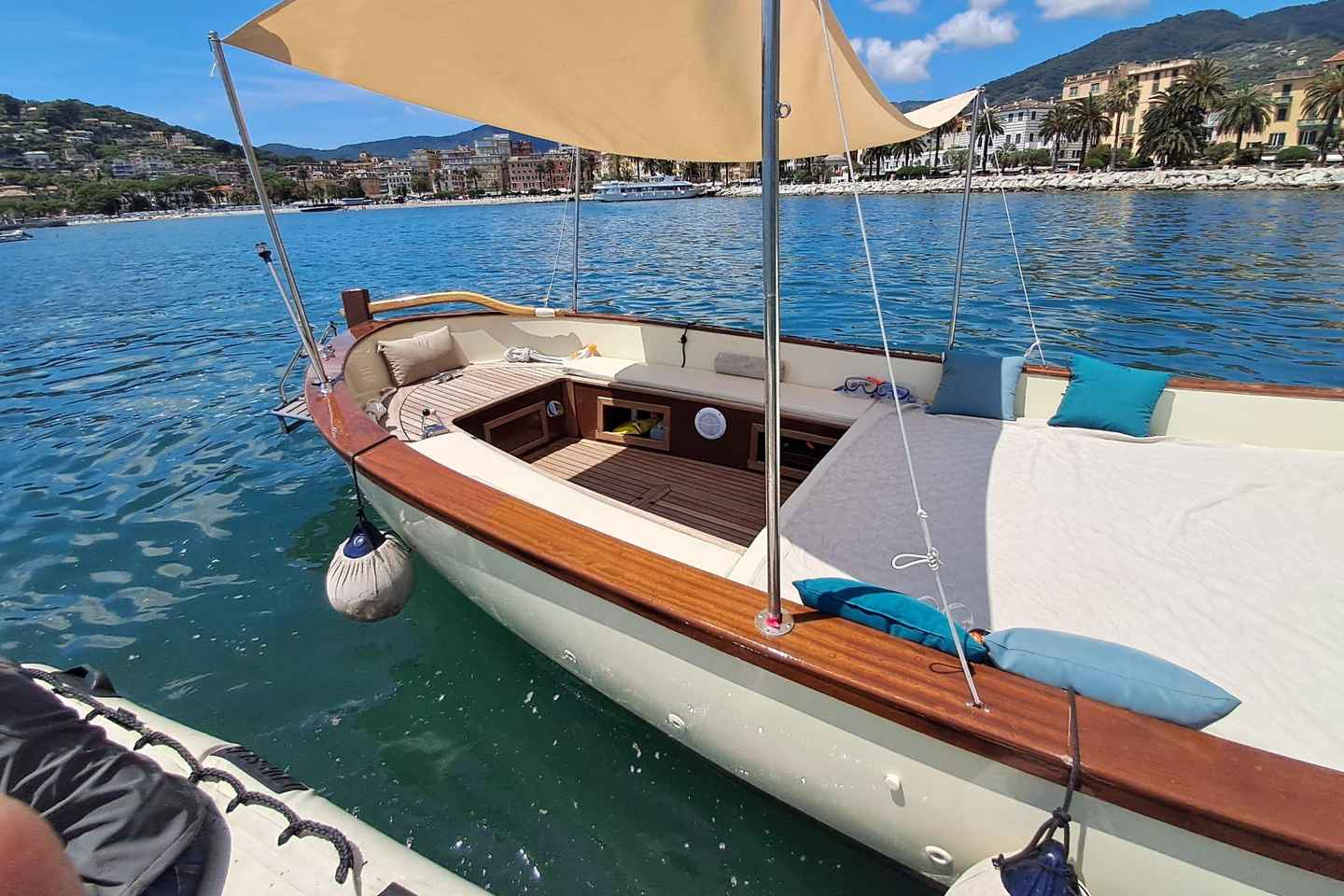 Sunset private boat tour with aperitif in Portofino