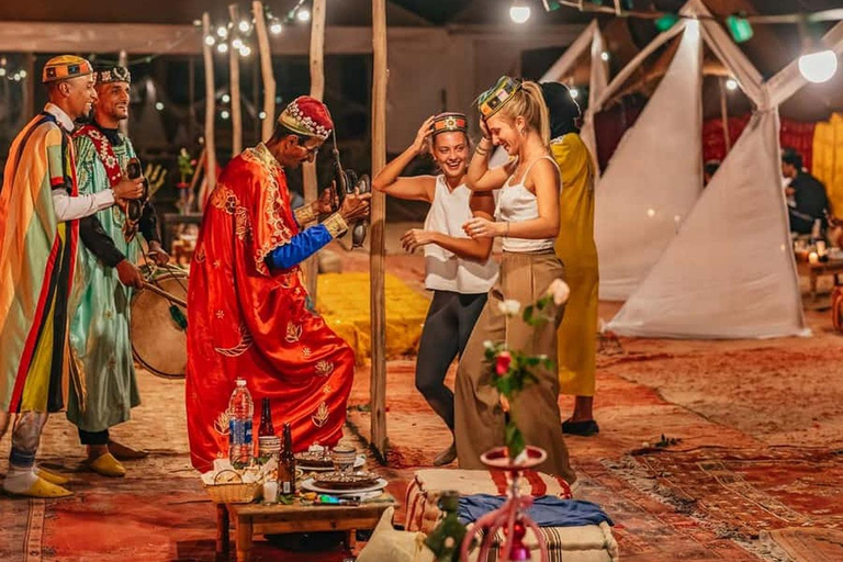 Una notte indimenticabile nel deserto: cena, giro in cammello e in quadNotte indimenticabile nel deserto: cena, giro in cammello e quad