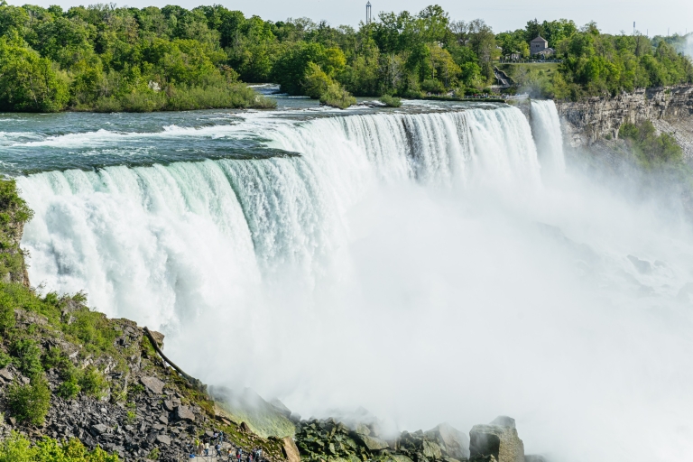 Ab New York City: Tagestour zu den NiagarafällenNur Transfer