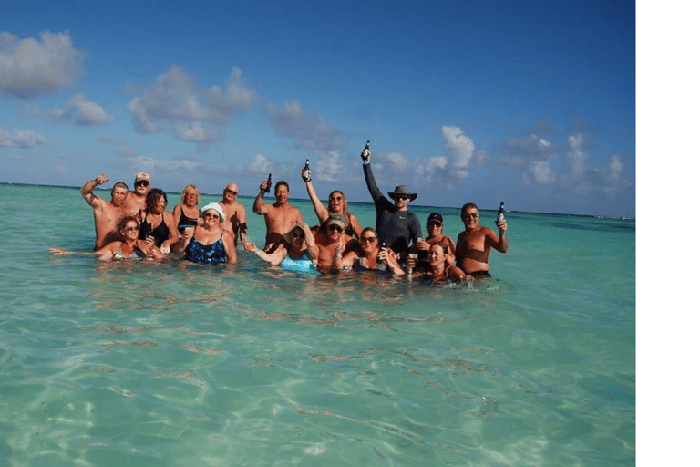 Punta Cana: aventura de catamarã com mergulho com snorkel e bebidasPunta Cana: Aventura de catamarã com mergulho com snorkel e bebidas