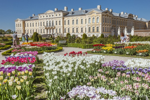 Tour privado de castillos desde Riga:Rundale, Bauska+Cuesta de la CruzVisita privada a un castillo desde Riga: Rundale y Bauska