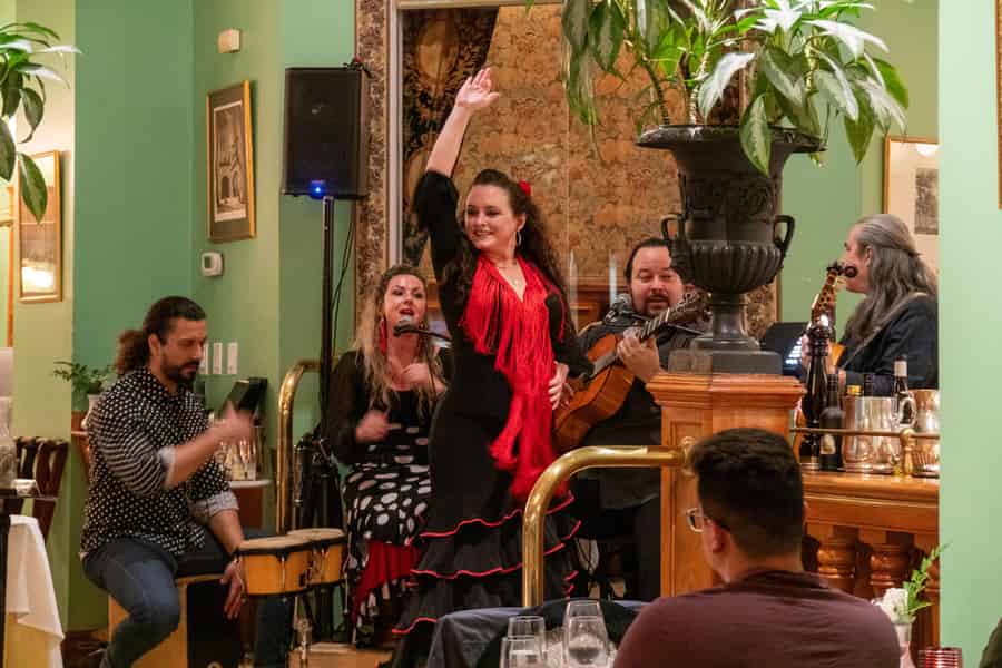 Flamenco-Show mit Abendessen und Sangria. Foto: GetYourGuide