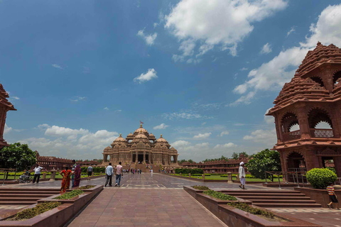 Delhi: pokaz świateł i fontann Akshardham (pokaz wieczorny)