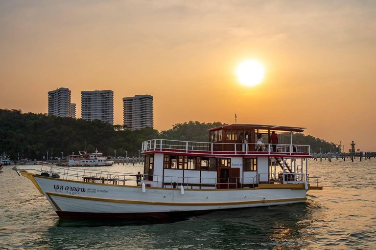 Pattaya : 2 heures de fête au coucher du soleil sur le Red Dragon BoatBateau Red Dragon Paty avec prise en charge uniquement à Na Jomtien