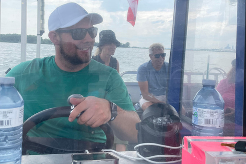 Toronto: Toronto Islands Guided Boat and Walking Tour