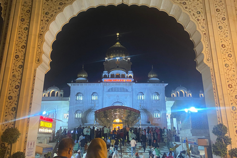 جولة دلهي الليلية – تجربة مسائية لمدة 4 ساعاتجولة ليلية في دلهي – تجربة مسائية لمدة 4 ساعات