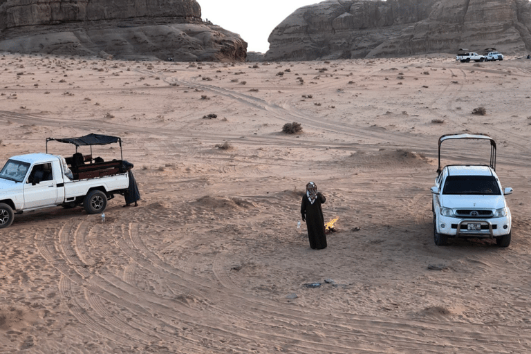 Wadi Rum: Bedouin Camp, Fire Dinner & Desert Experience