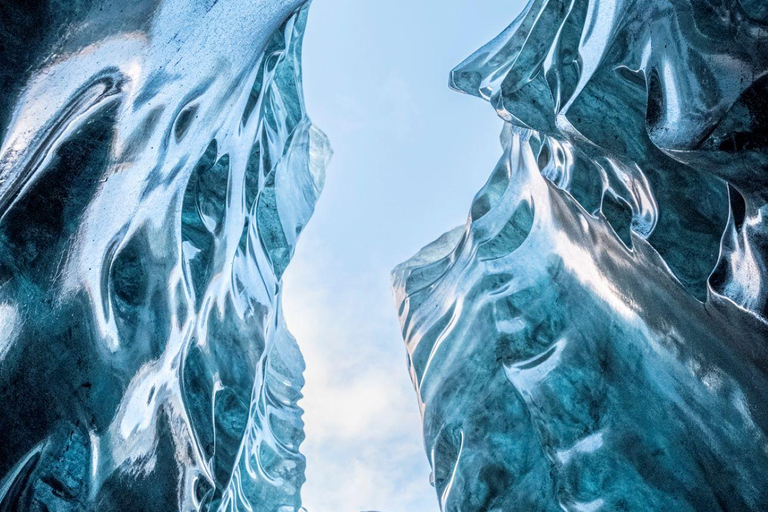 Excursion Premium dans la grotte de glace bleue - soupe chaude et boisson chaude incluses.Visite guidée de la grotte de glace bleue Vatnajökull Premium
