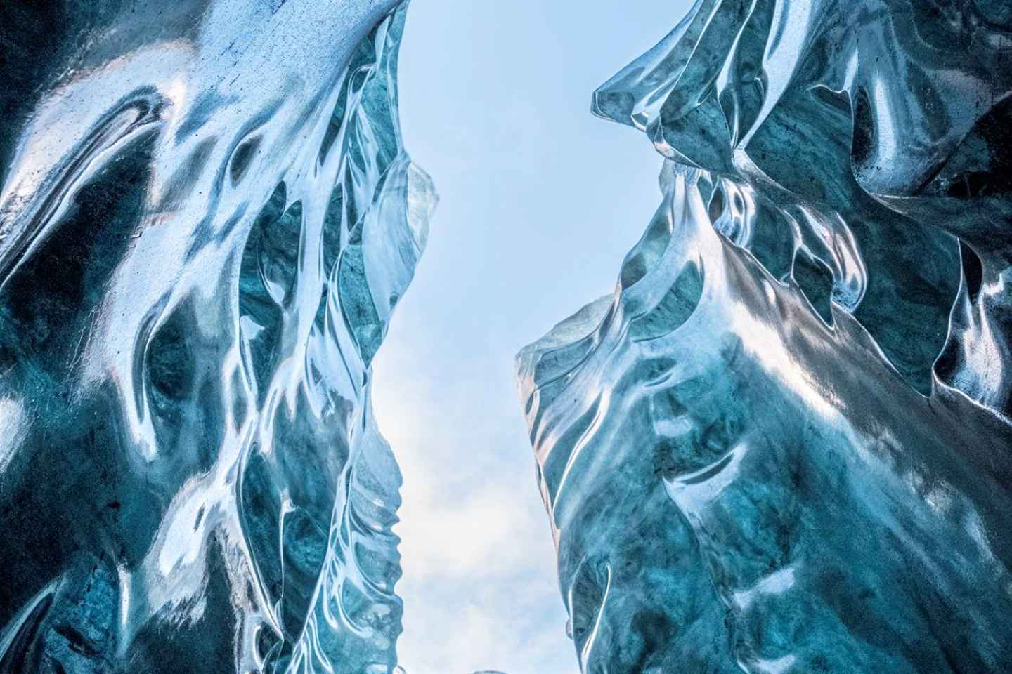 Premium Blue Ice Cave Tour - hot soup & hot drink incl.