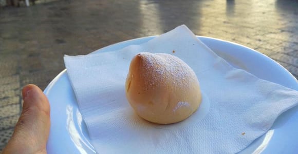 Gravina in Puglia Walking Tour: Old Town & Dessert Tasting