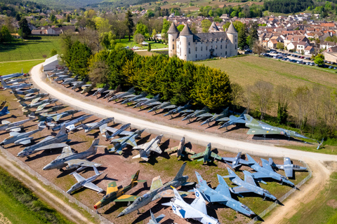 Visita os museus do Castelo de Savigny: aviões, carros, motas...