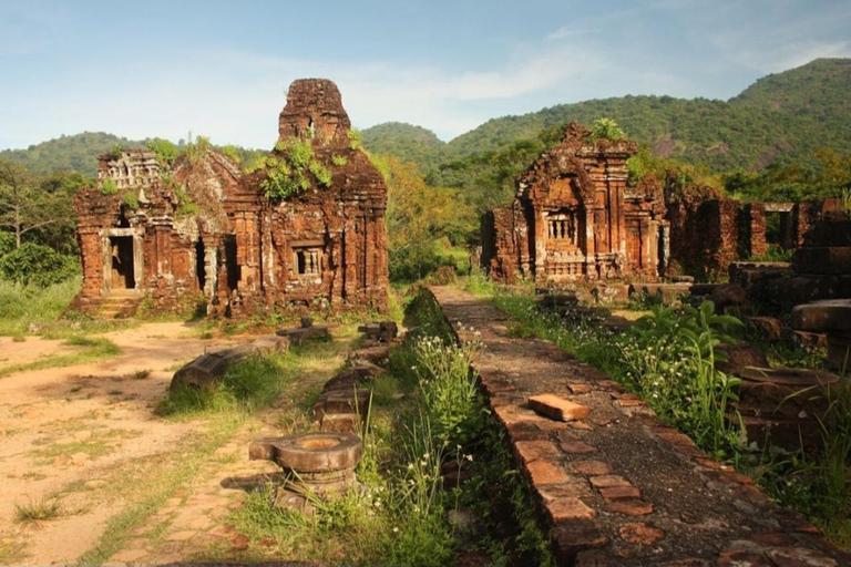 Hoi An: My Son Holy land Sunset Trip With Banh My and Cruise Luxury Group Including: Guide, Lunch, Transport & Boat