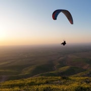 Marrakesch: Paragliding-Tour im Atlas mit Video & Frühstück