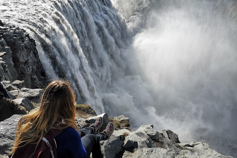 Reykjavik: 8-Day Iceland Ring Road Guided Small Group Tour