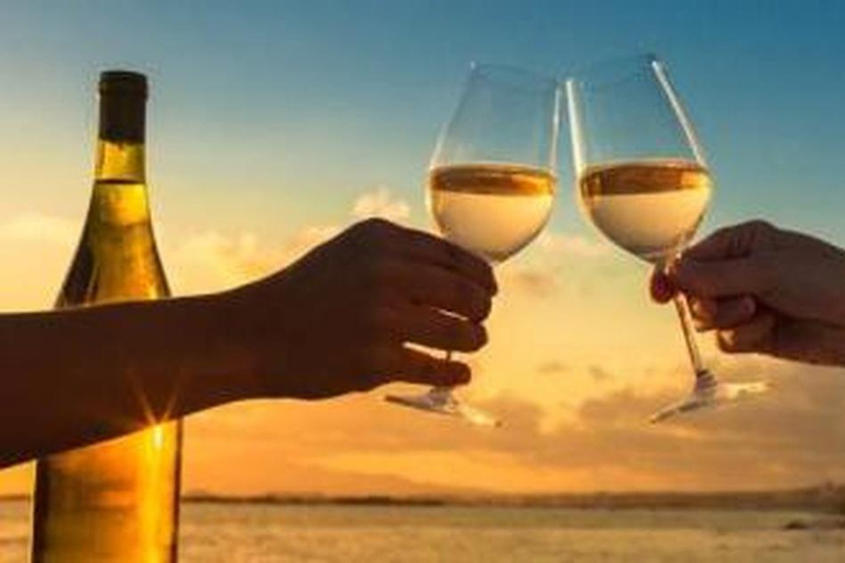 Mediterranean gastronomic experience: Taste traditional wines and tapas in Alicante