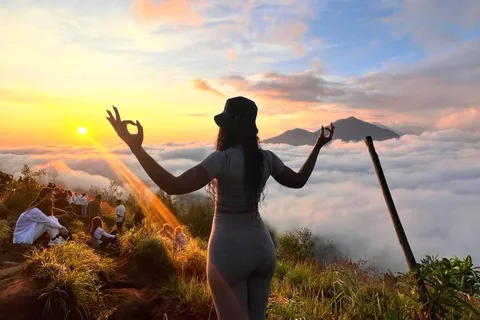 Randonnée au lever du soleil sur le Mont Batur et source d'eau chaude naturelle avec un guide de la région
