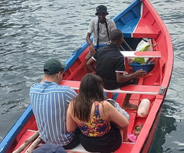Passeio de barco para a caverna de Águas Belas + churrasco
