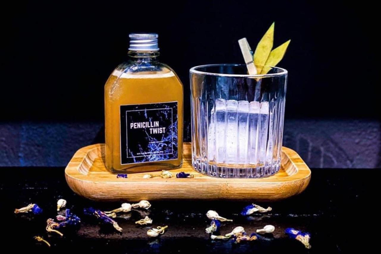 Da Nang: Cocktail Making Class & Experience