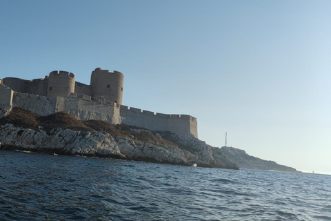 Croisière en bateau d'une demi-journée sur l'Archipel et les Calanques