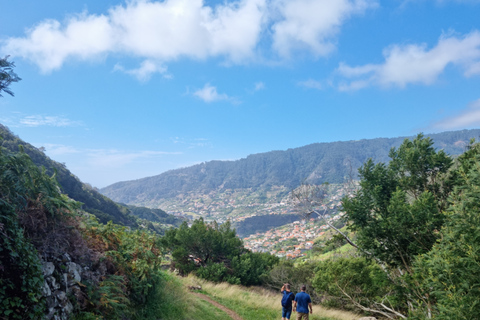 Madeira: Porto da Cruz naar Machico Wandeltocht met Transfer