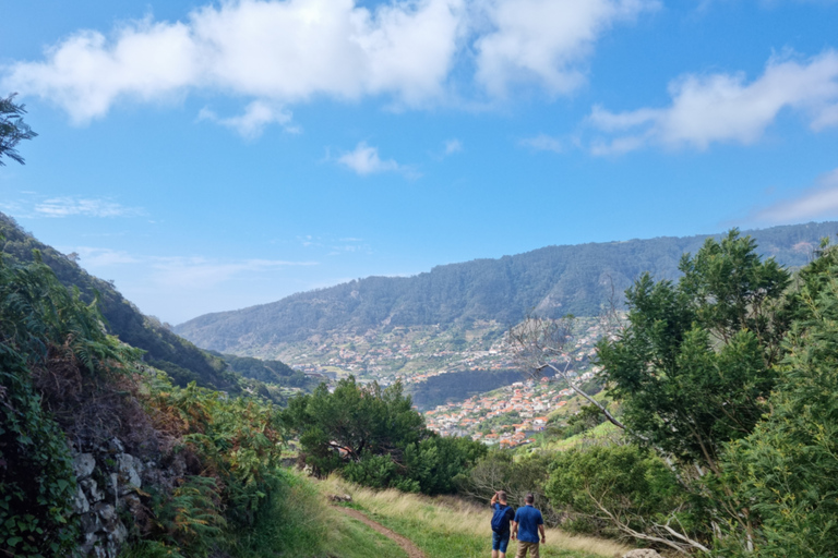 Madeira: Porto da Cruz naar Machico Wandeltocht met Transfer