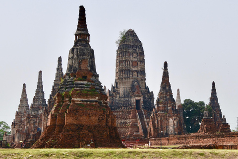 De Bangkok: Excursão guiada em grupo aos templos de Ayutthaya