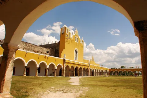 Mérida : Chichen Itza, Cenote Ikkil et Izamal depuis Mérida