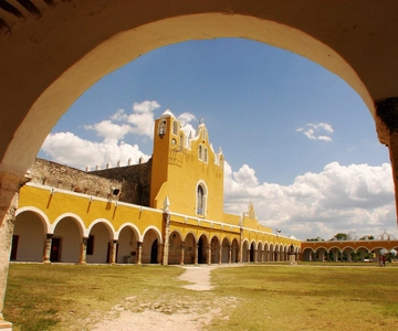 Merida: Chichen Itza, Cenote Ikkil and Izamal from Merida