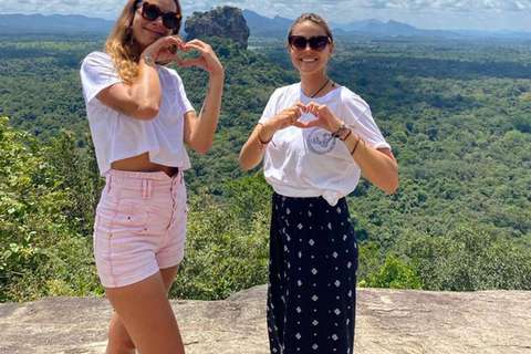 Depuis Kandy : Excursion d&#039;une journée à Sigiriya, Dambulla et Minneriya