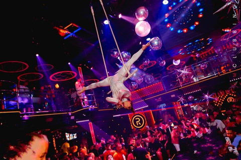 Pattaya: Rooftops & Clubs Nightlife Tour with New Friends