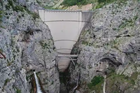 VENISE : Tour des Dolomites, barrage de Vajont et Big Big Hole