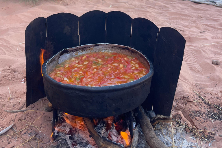 Wadi Rum: Hidden Valleys Tour with Bedouin Lunch